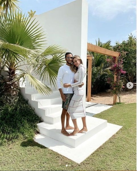 Şeyma Subaşı tanga bikinisi ve sevgilisiyle uygunsuz fotoğraflarını paylaştı tepki yağdı - Resim: 1