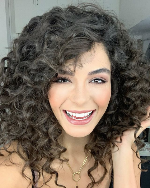 Hercai'de rol alan Ebru Şahin'in bikinili pozları beğeni yağmuruna tutuldu - Resim: 4