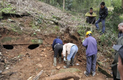 Ceset karşısında dondu kaldılar - Resim: 2