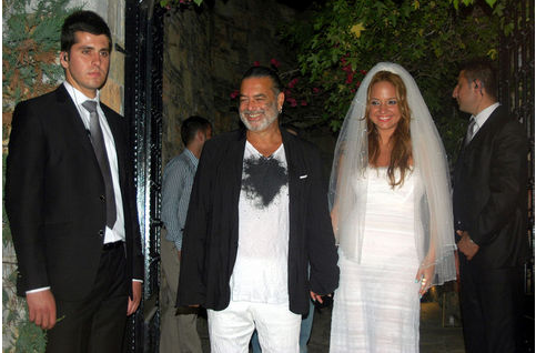 Yılın düğünü havuzda bitti - Resim: 4