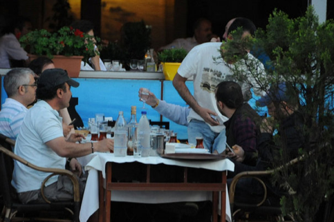 Mecnun'dan gazetecilere ağır küfür - Resim: 1