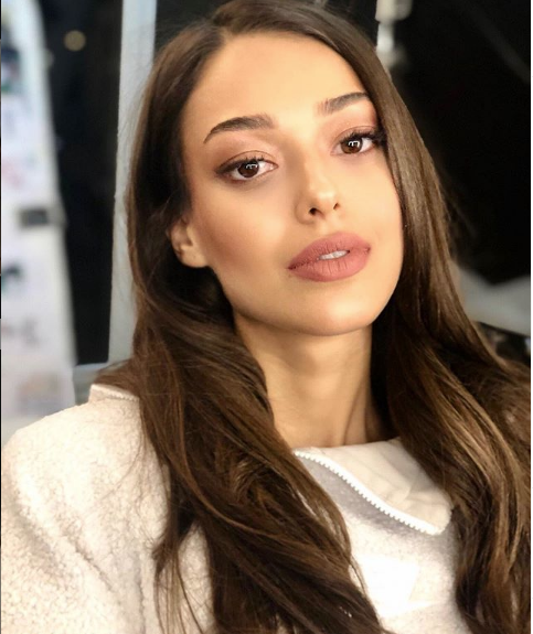 Show TV'yle devam kararı Dilan Çiçek Deniz bomba projeyle geri dönüyor - Resim: 4