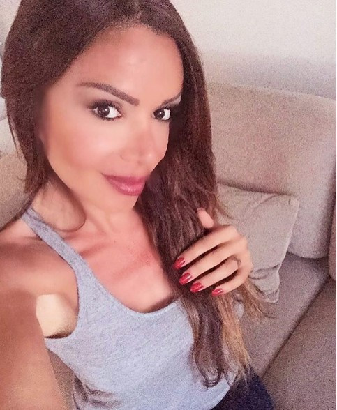 Sevda Demirel'in slikonları canlı yayında havada uçtu  - Resim: 2