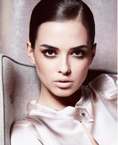 Dünya bu Türk kızını konuşuyor kimdir Elif Aksu? - Resim: 2