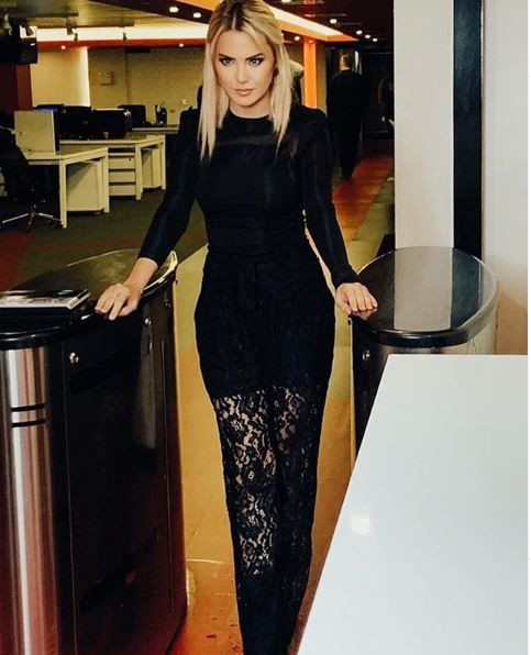 Ece Erken saldırıya uğradığını açıkladı! Camları yumruklamaya başladı - Resim: 1