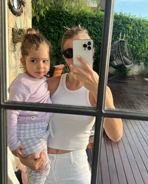 Hande Erçel'in yeğeni Aylin Mavi'den herkesi üzen haber! Annesi duyurdu "2.5 yaşındaki Mavi tedaviye başladı" - Resim: 3