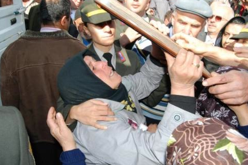 10 binler şehidini böyle uğurladı - Resim: 2