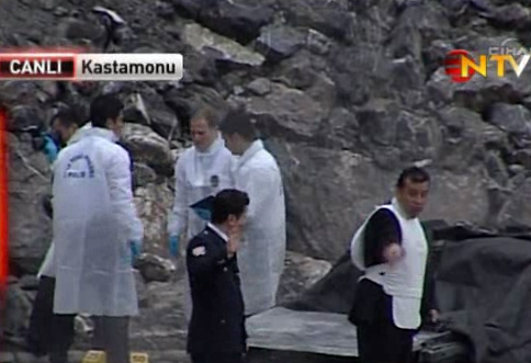 Saldırı sonrası araç bu hale geldi - Resim: 1