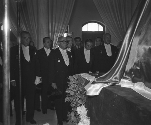 Atatürk'ün cenazesinin Anıtkabir’e yolculuğu - Resim: 3