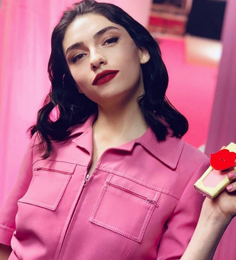 Hazar Ergüçlü 19 yaş büyük sevgilisi Onur Ünlü ile evleniyor mu ilk açıklama geldi - Resim: 2