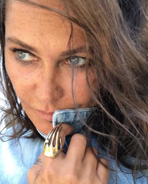 Hülya Avşar bikinili fotoğrafını paylaştı! Ortalığı salladı - Resim: 4