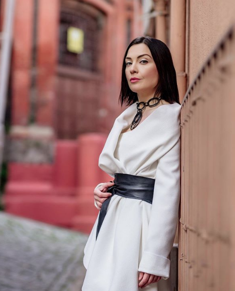 Emrah'ın eski rol arkadaşı Arzu Yanardağ da Sinan Akçıl'a hak verip bombaladı - Resim: 4