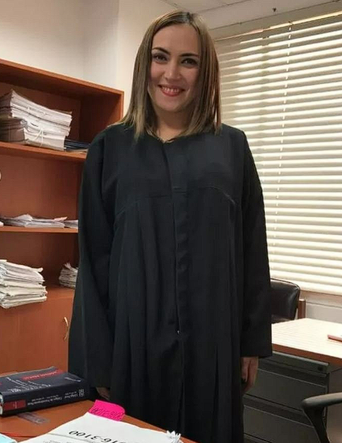 İç çamaşırlı fotoğraflarıyla ünlü olan yargıcın son pozu takipçilerinde hayal kırıklığı yarattı - Resim: 0