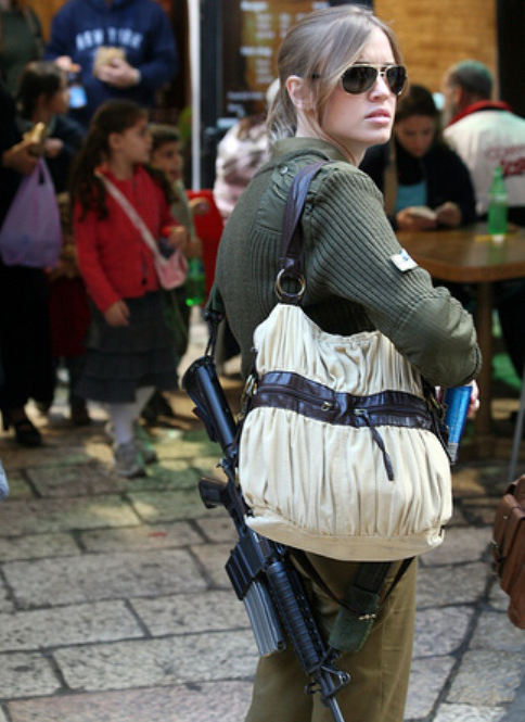 Hangi ülkenin kadın asker ordusu var? - Resim: 2