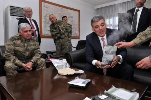 Gül'ün elindeki poşetin sırrı çözüldü - Resim: 1