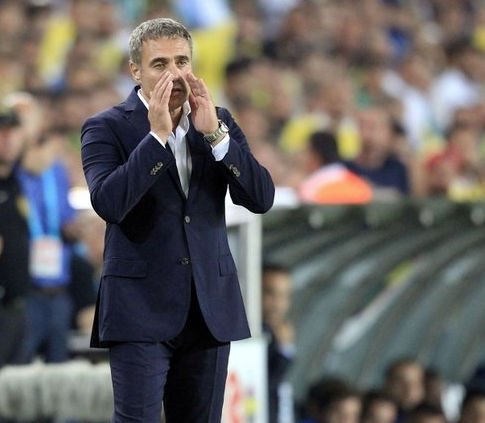 Fenerbahçe ayrılığı resmen duyurdu! Slimani gidiyor yeni golcü geliyor - Resim: 3