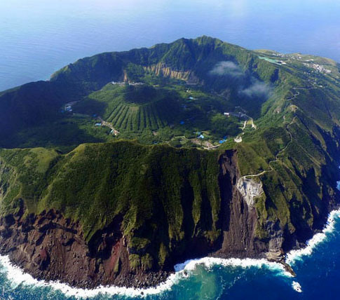 Bir volkanın içinde yaşayan insanlar - Resim: 1