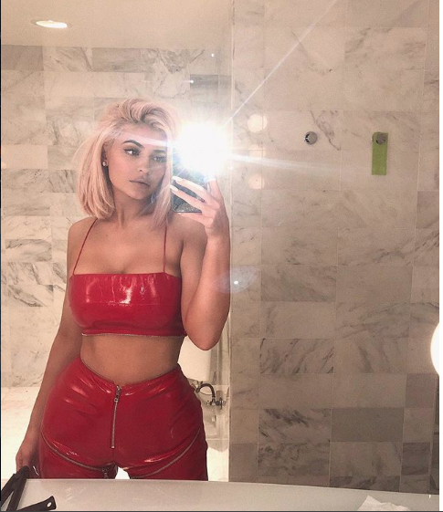 21 yaşındaki Kylie Jenner'in kızıyla birlikte pozları beğeni yağmuruna tutuldu - Resim: 4