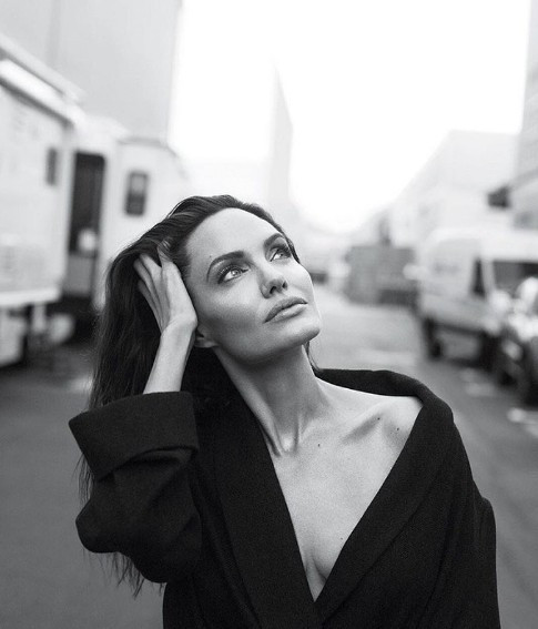 Angelina Jolie'den ilginç açıklama 'Eve ekmek parası götürüyorum' - Resim: 3