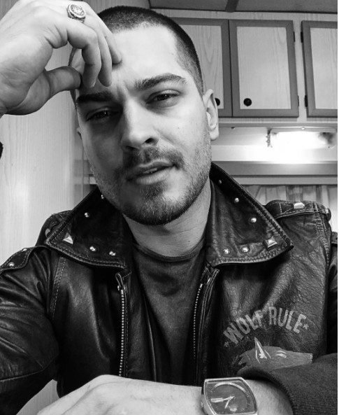 Çağatay Ulusoy'un çocukluğuna bakın olay oldu - Resim: 2