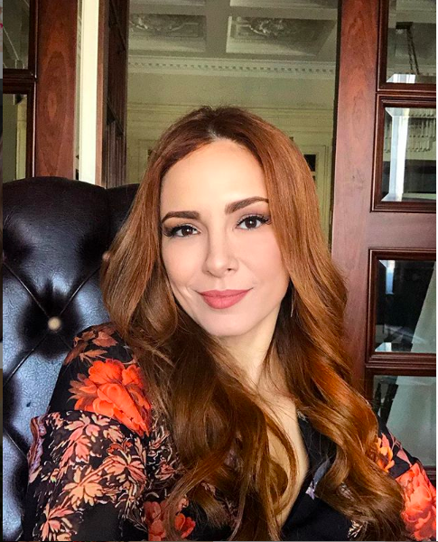 Seksi pozu yıktı geçti! Zalim İstanbul'un yıldızı işte kadın bu dedirtti! - Resim: 1