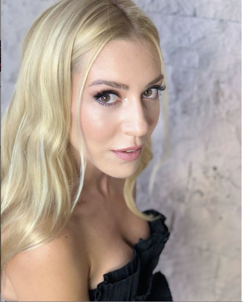 Sinem Kobal'ın göğüs dekolteli paylaşımı ortalığı yıktı geçti... - Resim: 4