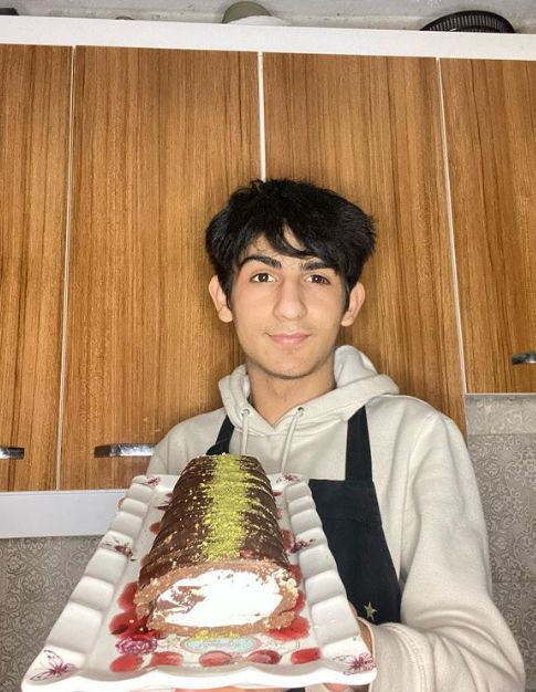 Eski mutfağında yaptığı yemeklerle fenomen olan Taha Duymaz'ın aylık kazancı dudak uçuklattı! - Resim: 4