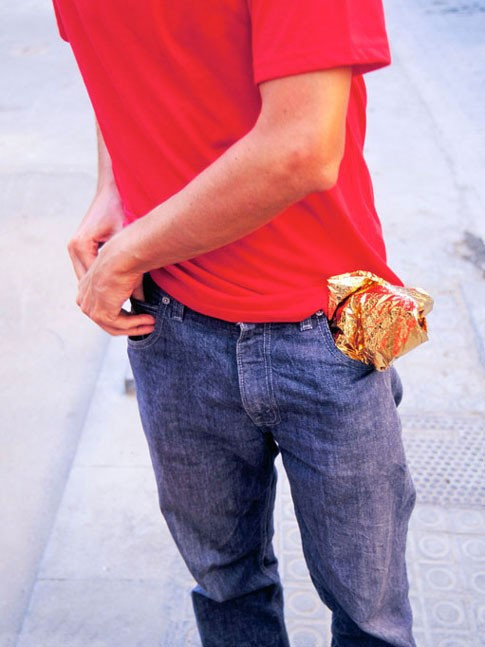 Evinizi cebinizde taşımak ister miydiniz? O taşıyor! - Resim: 2