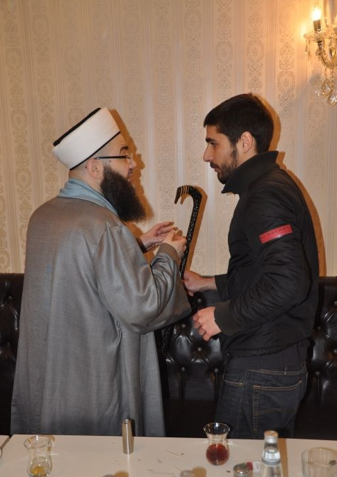 Cübbeli'nin oğlu marka tutkunu! - Resim: 2