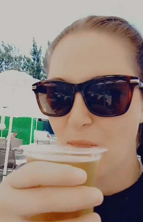 5 kuruş para ödemeden sınırsız yedi, içti! İngiliz kadın, Kuşadası'ndaki 5 yıldızlı oteli böyle dolandırdı - Resim: 1