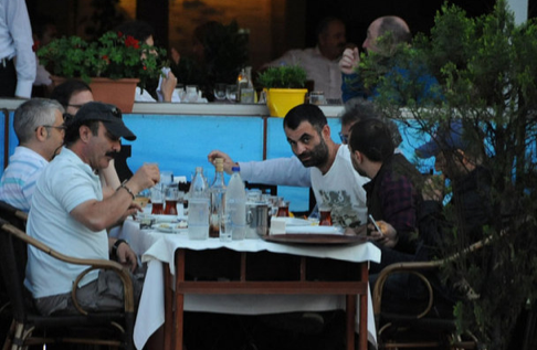 Mecnun'dan gazetecilere ağır küfür - Resim: 2