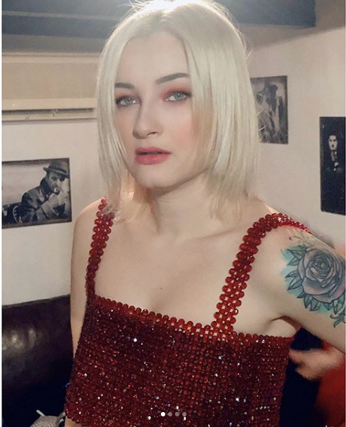 Güliz Ayla'yı striptiz sorusu çıldırttı takipçisine tepkisi sert oldu - Resim: 2