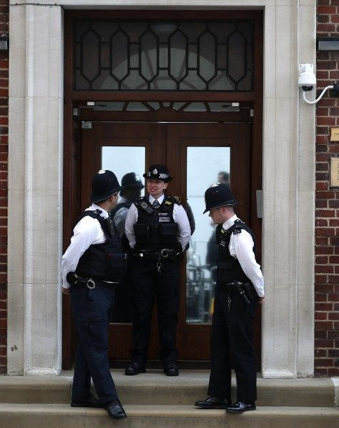 Kraliyet ailesinin üçüncü bebeği dünyaya geldi - Resim: 3