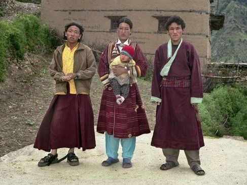 Bu ülkede kadınlar çok eşli! En az 7 tane kocaları var - Resim: 1