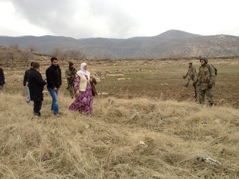 Kocasının kemiklerine sevindi! - Resim: 2