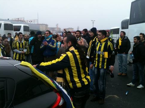 Taraftarlar akın akın Silivri'ye gidiyor - Resim: 4