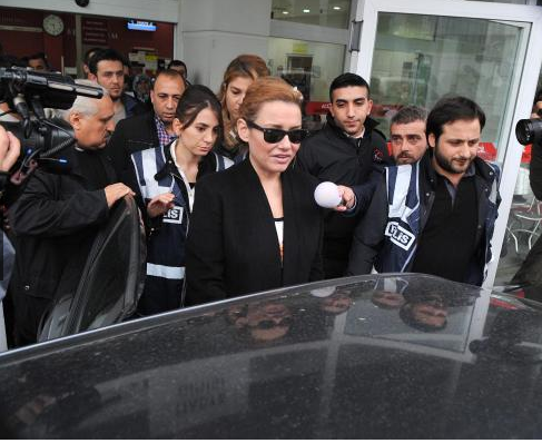 Deniz Seki cezaevindeki ilk gecesinde krize girdi! - Resim: 3