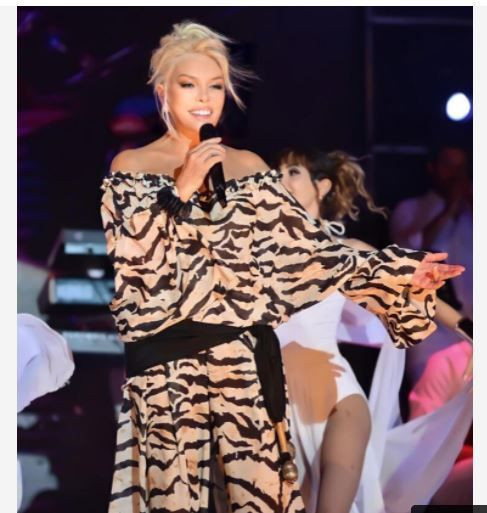 Ajda Pekkan'ın fotoşoplu hali şoke etti! 'Neredeyse çocukluğuna dönecek' - Resim: 2