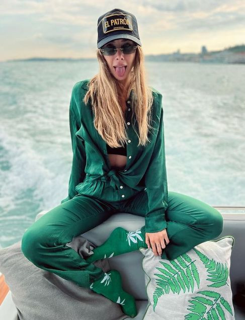 Şeyma Subaşı, teknede gizemli sevgilisiyle dudak dudağa yakalandı! - Resim: 3