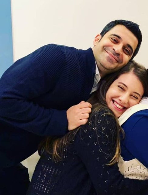 Yalı Çapkını dizisiyle dikkat çekmişti sırtı açık poz verdi! 'Keşke havalar soğumasa' - Resim: 2