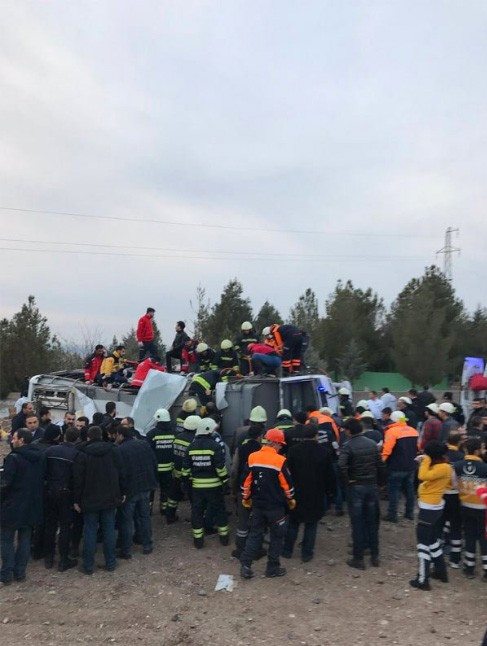 Diyarbakır'da patlama olay yerinden ilk görüntüler - Resim: 4