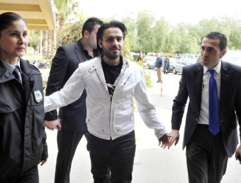 Ünlü sanatçıdan Uğur'a büyük jest - Resim: 4