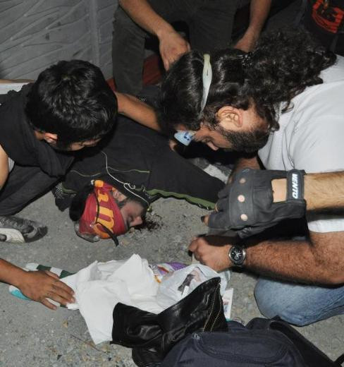 Gezi Parkı'nda arbede: 2 yaralı - Resim: 4