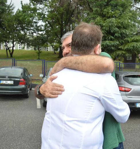 Balyoz sanıkları cezaevinden üniformalarıyla çıktılar! - Resim: 3