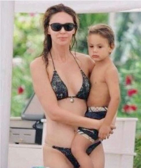 40 yaşındaki Demet Şener bikinili fotoğraf paylaştı sosyal medya sallandı - Resim: 3