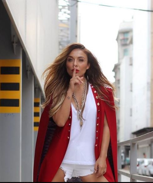 Ziynet Sali takipçilerinin bayramını kutladı ancak öyle bir fotoğraf paylaştı ki! - Resim: 1