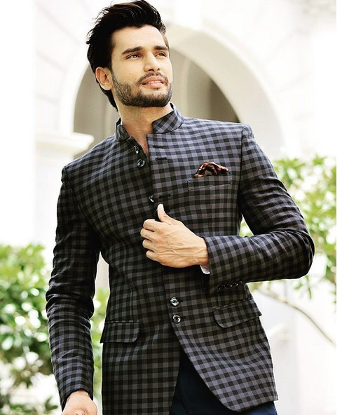 Dünyanın en yakışıklısı seçildi! Bir de eski halini görün - Resim: 2