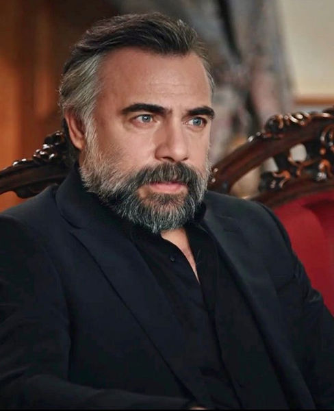 EDHO'nun yıldızı Oktay Kaynarca'nın karizmatik vedasına beğeni yağdı - Resim: 2