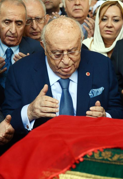 Nazmiye Demirel son yolculuğa uğurlandı - Resim: 1