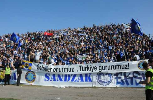 Sırbistan Ligi'nde binlerce FB bayrağı - Resim: 1